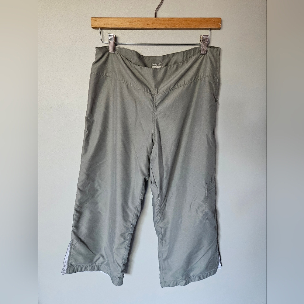 Vintage Lululemon Capris Grey – Women’s Size 6 Adjustable Waist